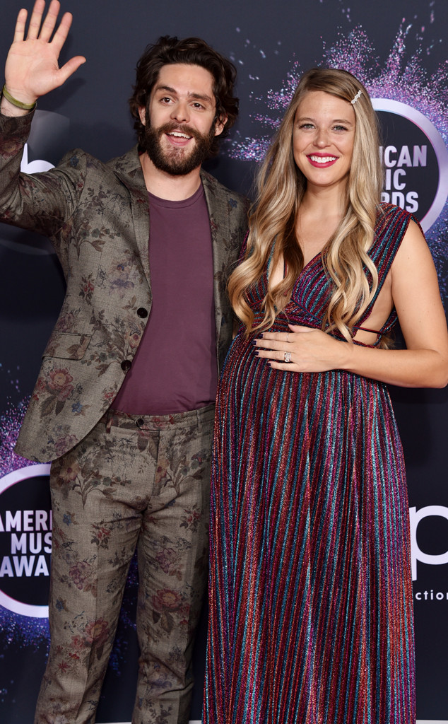 Lauren Akins Thomas Rhett and Pregnant Wife Lauren Are the Perfect Match at AMAs | E